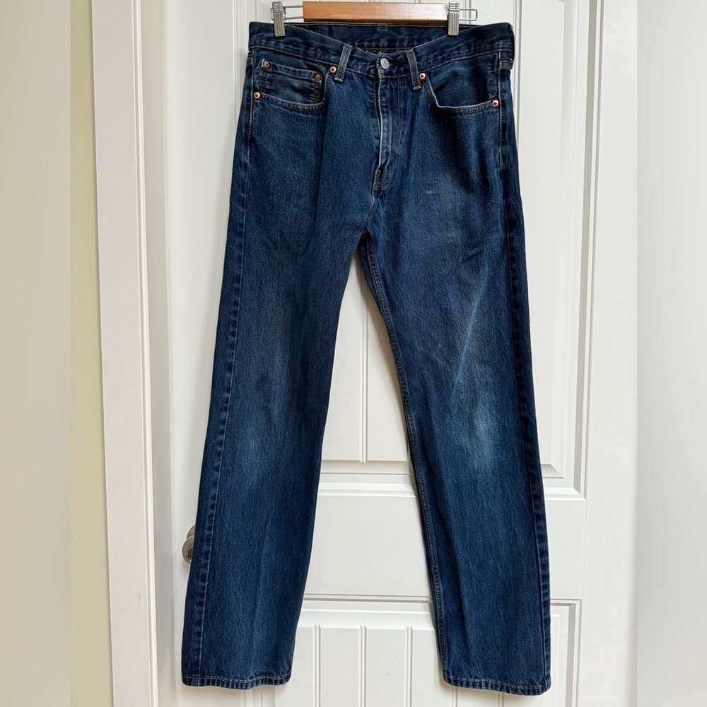 Levi’s 505 Regular Fit Straight Leg 100% Cotton Medium Wash Jeans. 34” by 34”